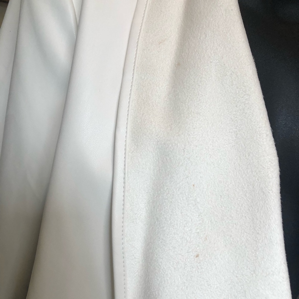 Woman’s jacket - Picture 6 of 12